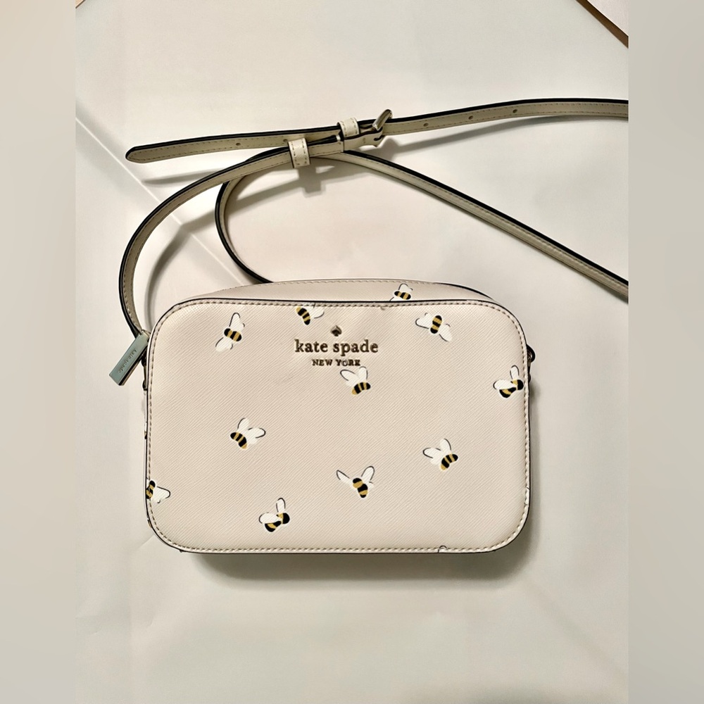 ♠️kate spade Staci Honey Bee Saffiano Leather Mini Camera Crossbody, Parchment